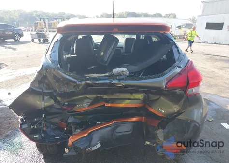 2019 Nissan Kicks Sr z USA, uszkodzony, nr VIN 3N1CP5CU9KL540301